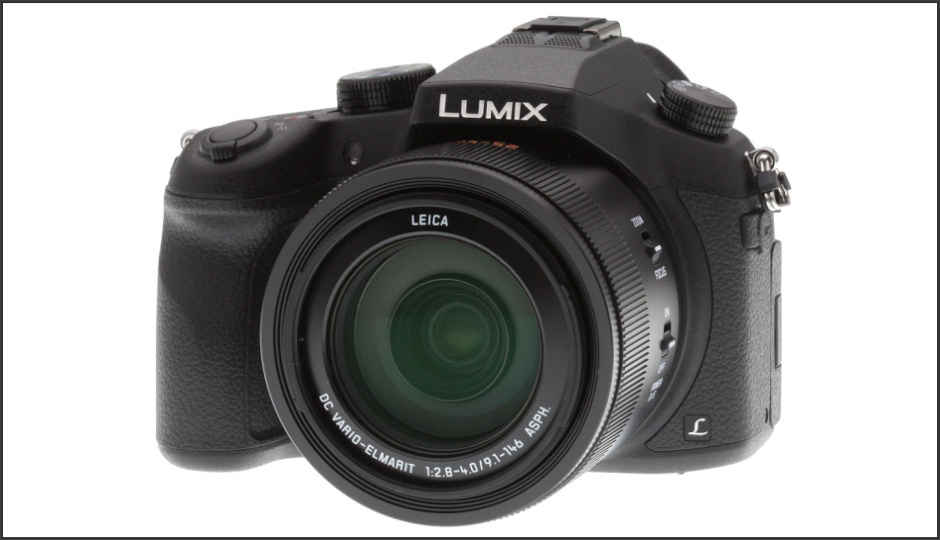 Panasonic Lumix FZ1000 is a superzoom camera with 4K recording