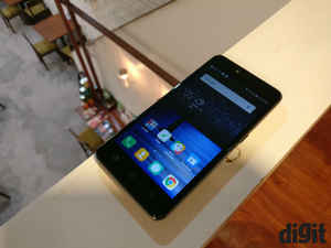 8 వేల బడ్జెట్ లో దొరికే 14 స్మార్ట్  ఫోన్స్