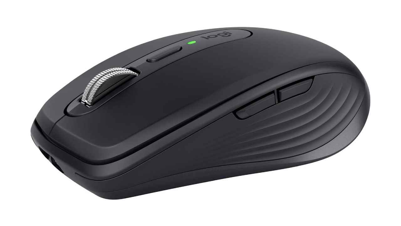 Small wireless optical mice for travel