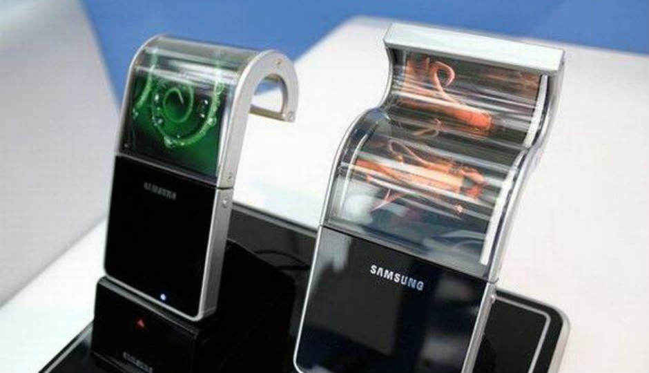 Samsung may launch phones with bendable screens by early 2017: Bloomberg