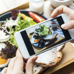 बड़ी स्क्रीन साइज़ के साथ आते हैं ये स्मार्टफोन्स