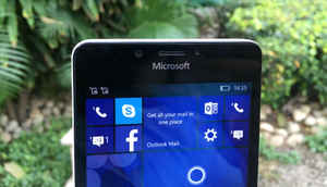 Hands On: Microsoft Lumia 950, 950XL and the new Microsoft Display Dock