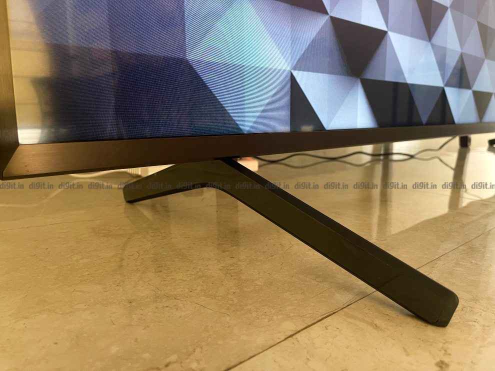 The Sony X85J has two slim feet that hold it in place. 