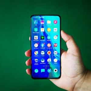 பெஸ்ட்  ட்ரிபிள் ரியர் கேமராக்கள் கொண்ட ஸ்மார்ட்போன்ஸ்