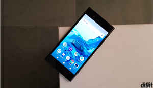 உங்கள் மூளையை பாதிக்கும் 10 அதிக ரேடியேஷன் தரும் ஸ்மார்ட்போன்கள்.