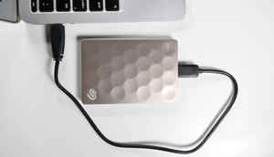 An overview of the slim and light Seagate Ultra Slim Plus