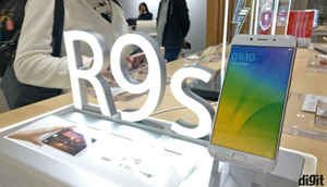 Oppo R9s: In Pictures