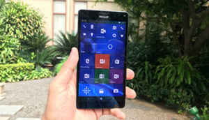 Hands On: Microsoft Lumia 950, 950XL and the new Microsoft Display Dock