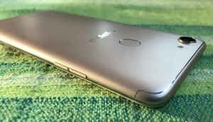 OPPO F5: A look at the new ‘Selfie Expert’