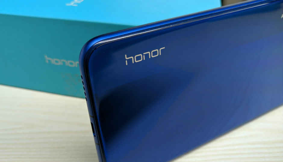वाटरड्रॉप डिस्प्ले नॉच के साथ Honor 8A की प्री-बुकिंग शुरू