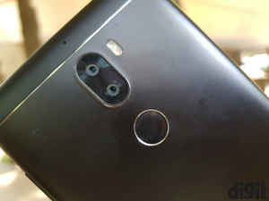 ఈ స్మార్ట్ ఫోన్స్ కేవలం Rs 15,000 ల లోపే.