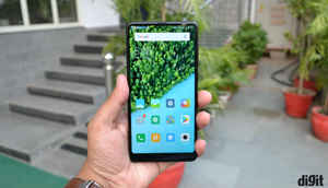 మార్కెట్ ని షేక్ చేస్తున్న బెస్ట్  స్మార్ట్ ఫోన్స్ ఇవే ,  మరియు కొన్ని కొత్తవి కూడా .