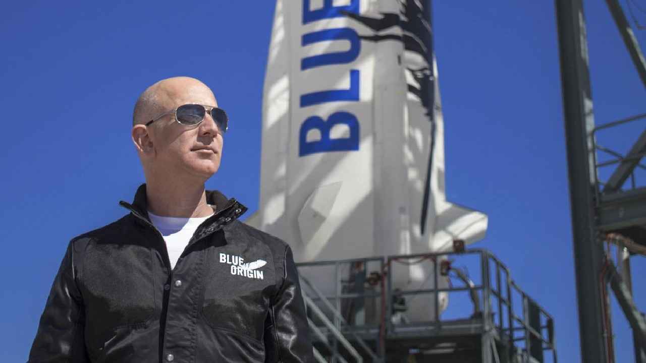 आज शाम स्पेस की यात्रा करने निकलेंगे दुनिया के सबसे बड़े बिजनेसमैन Jeff Bezos, जानें इस मिशन के बारे में सभी फ़ैक्ट