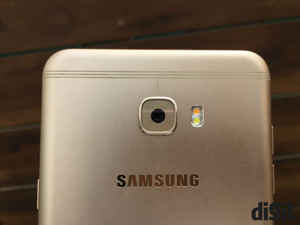 Samsung Galaxy C7 Pro స్మార్ట్ ఫోన్ ఆన్లైన్ షాపింగ్ వెబ్సైట్ అమెజాన్ లో మంచి డిస్కౌంట్