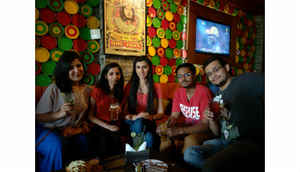 Chilling out with the OPPO F3 Plus on a hot summer day