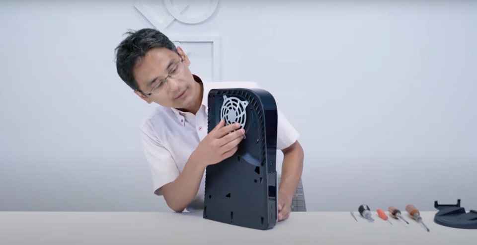 PS5 teardown fan and bare console