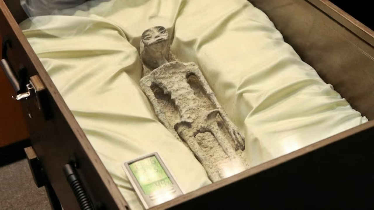 1000-yr-old alien bodies revealed in Mexico, but are they real aliens?