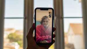 Phone Tips: പ്രശ്നമായാൽ അപ്പോൾ റീസ്റ്റാർട്ട്! വൈറസിനെ അകറ്റാൻ ഇത് മതിയോ?