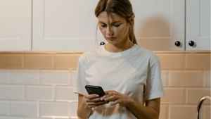 Phone Tips: പ്രശ്നമായാൽ അപ്പോൾ റീസ്റ്റാർട്ട്! വൈറസിനെ അകറ്റാൻ ഇത് മതിയോ?