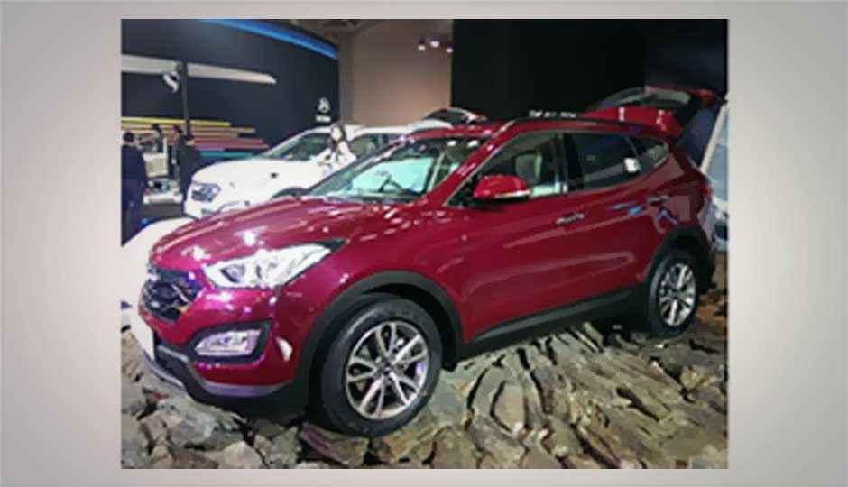Tech in Hyundai Santa Fe at Auto Expo 2014 Tech in Hyundai Santa Fe at Auto Expo 2014