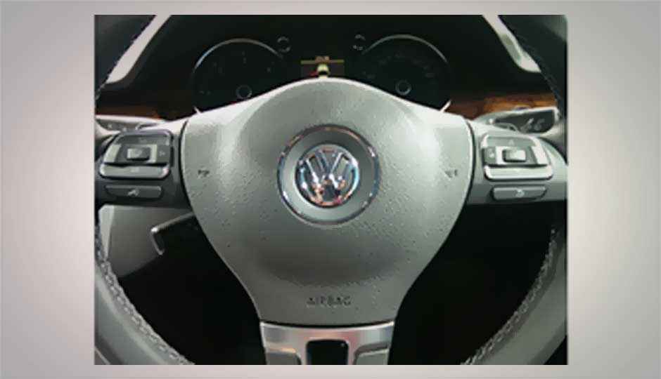 Auto Expo 2014: Car Tech in Volkswagen Passat Auto Expo 2014: Car Tech in Volkswagen Passat