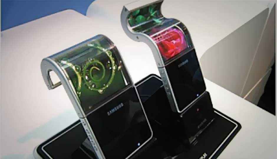 Samsung to launch phones with flexible displays next year