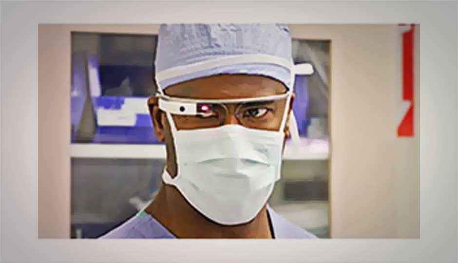 Doctors use Google Glass in a cancer surgery