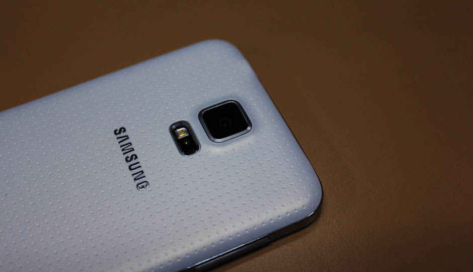 Samsung Galaxy S5: Finger-print scanner and heart-rate monitor test