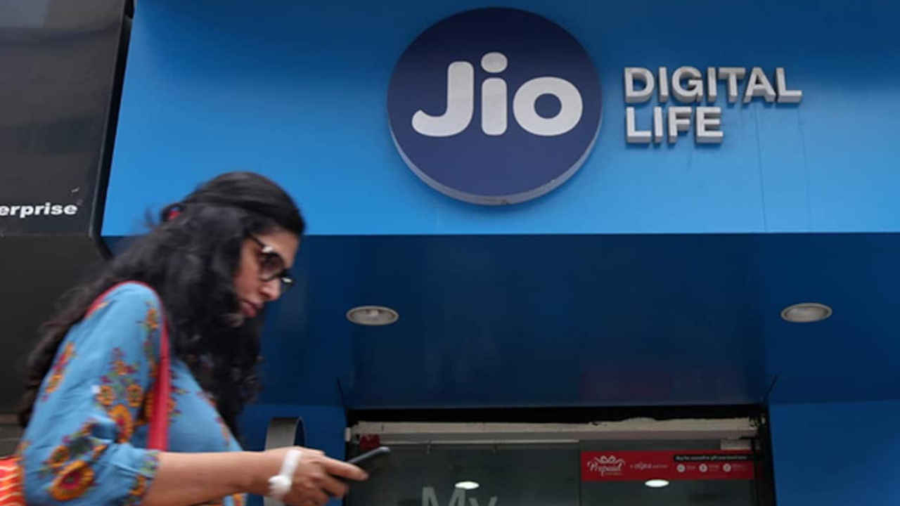 Jio Happy New Year 2023 plan with unlimited data launched: Benefits