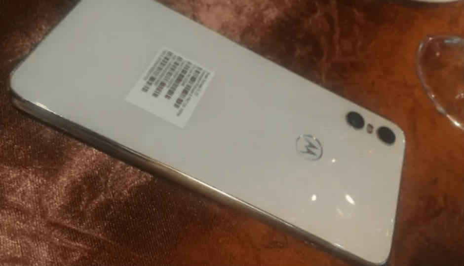 Motorola One स्मार्टफोन सफ़ेद कलर वैरिएंट में आया नजर, 2 August को किया जाने वाला है लॉन्च