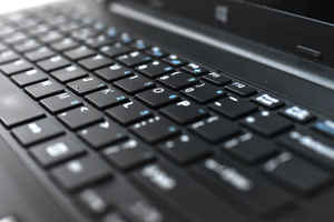 অ্যামাজনে পাওয়া যাচ্ছে কিছু সেরা  ল্যাপটপ গুলি ডিস্কাউন্টে ১০-২০ হাজার টাকার মধ্যে