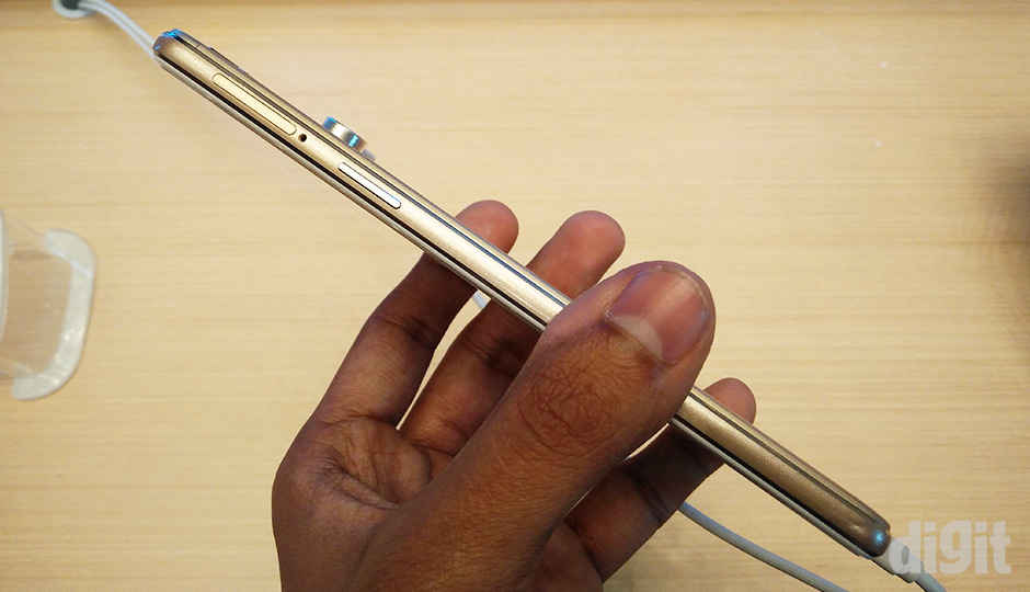 In Pictures: Oppo F1 In Pictures: Oppo F1