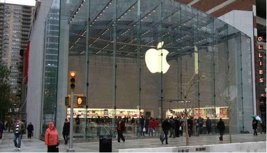 All Apple employees have standing desks for a ‘much better lifestyle’