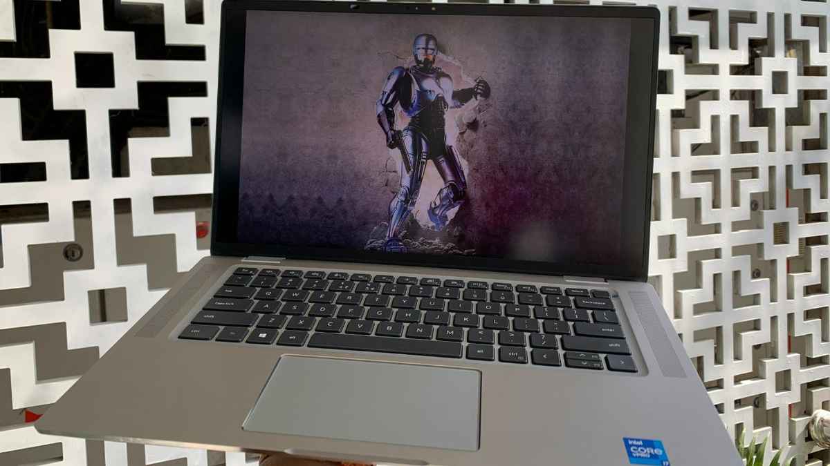 Dell Latitude 9520  Review: Serious business