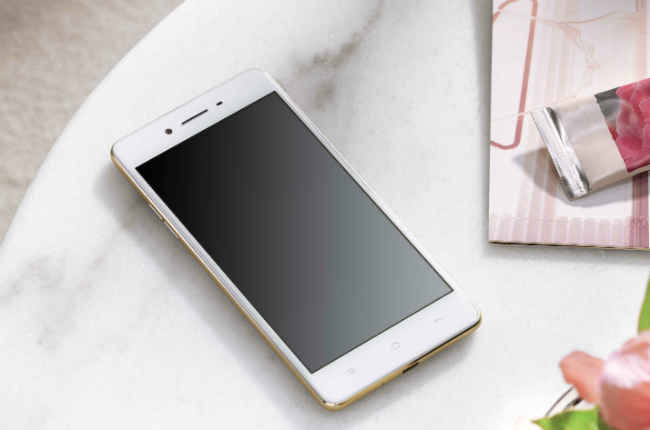 ओप्पो F1 स्मार्टफोन भारत में बिकना शुरू