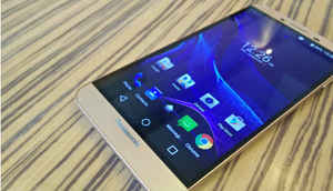 पैनासोनिक एलुगा नोट: इन पिक्चर्स