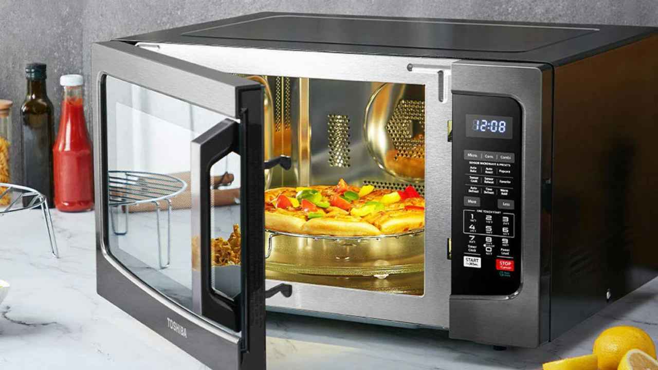 Microwave Oven வாங்கணுமா  Amazon  விற்பனையில் குறைந்த விலையில் வாங்கலாம்.