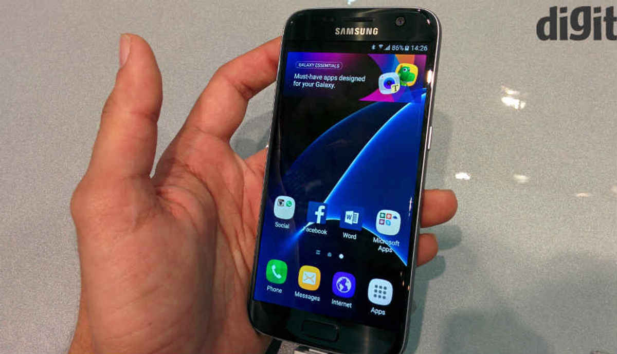 Samsung Galaxy S7 and S7 Edge: In Pictures