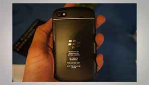BlackBerry Q10: The First QWERTY BB10 Smartphone