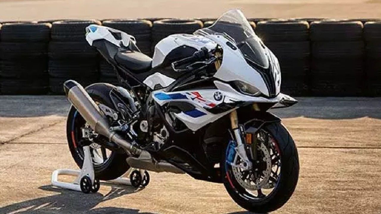 இந்தியாவில்  அசத்தலான மிஸைல் ஸ்பீட் கொண்ட BMW S 1000 RR மோட்டார் பைக் அறிமுகம்.