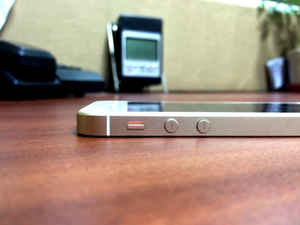 Apple Iphone SE  కొనటానికి ఈరోజు  మీకు చాలా మంచి రోజు