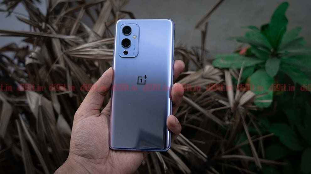 OnePlus 9 Design and Display
