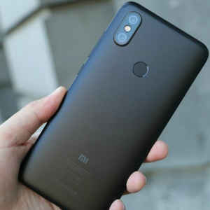 இந்த ஆண்டு அறிமுகமான 15000ரூபாய்க்குள்  இருக்கும் பெஸ்ட் ஸ்மார்ட்போன்கள்.