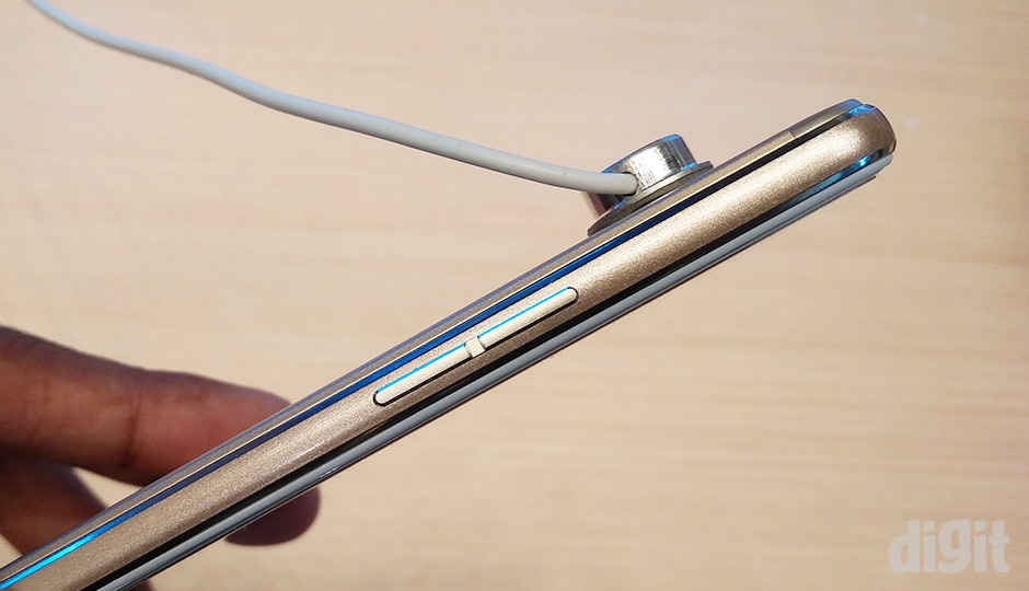 In Pictures: Oppo F1 In Pictures: Oppo F1