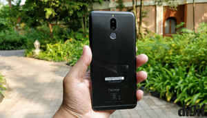 இரட்டை கேமரா உடன் அசத்தும் ஸ்மார்ட்போன்கள்