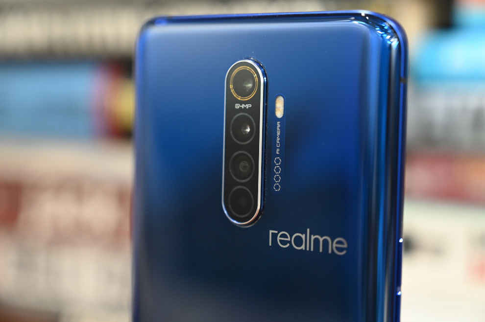 Realme X2 Pro யின்  12 GBரேம் மற்றும் 256GB ஸ்டோரேஜ் உடன் இன்று இரவு  8;55PM க்கு விற்பனைக்கு வருகிறது.