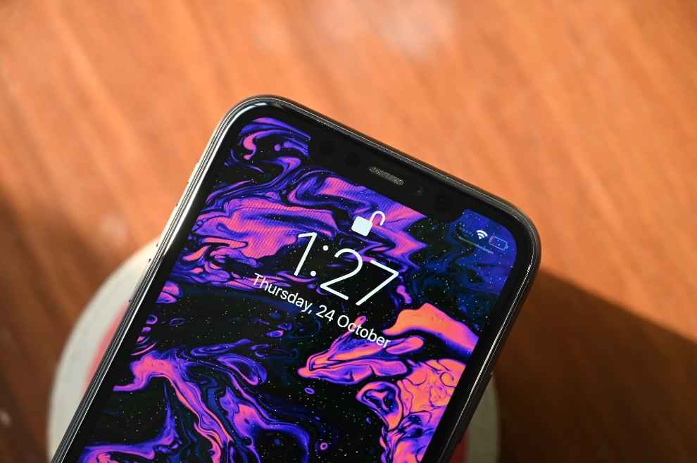 Apple iPhone 11 Design and Display