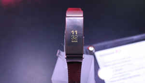 Huawei Talkband B2, Huawei Watch W1: First Look