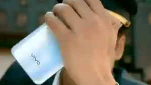 ये हैं सबसे धांसू पॉप-अप सेल्फी कैमरा स्मार्टफोंस, क्या आपके पास हैं इनमें से कोई मोबाइल फोन?