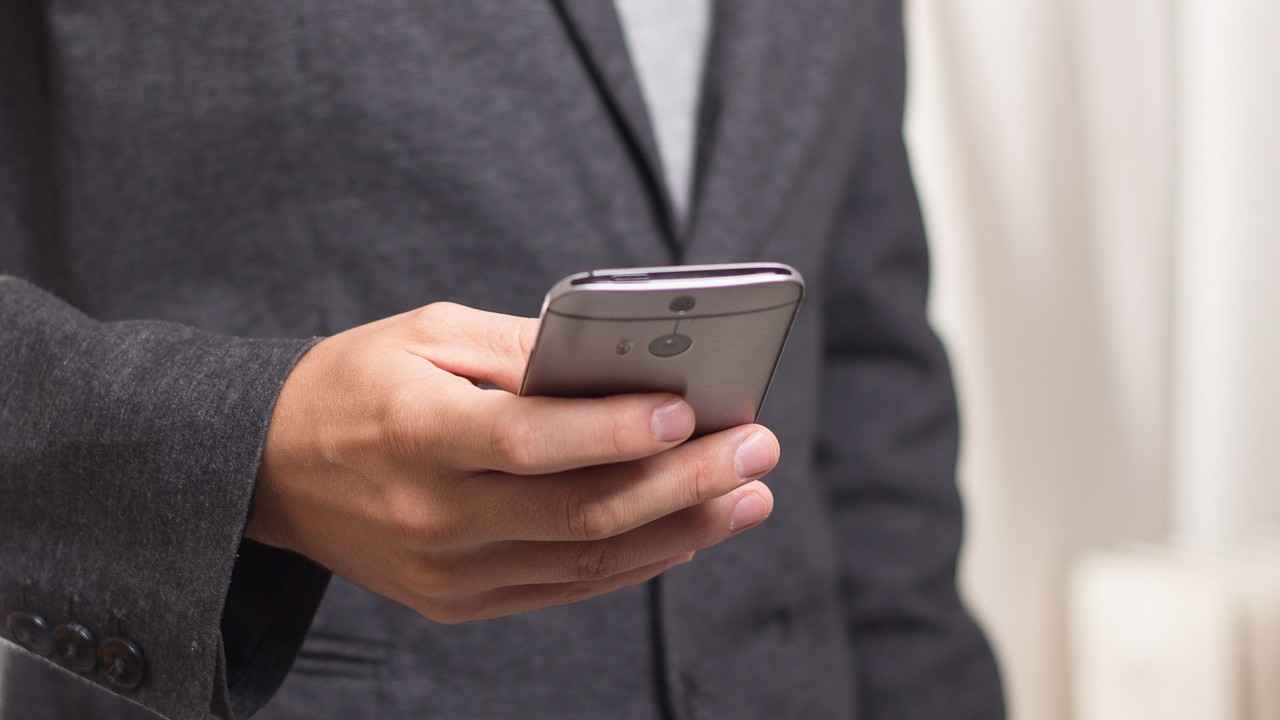 Google ব্যান করল 150 SMS Apps, জেনে নিন কীভাবে ক্ষতি করতে পারে অ্যান্ড্রয়েড ইউজারদের